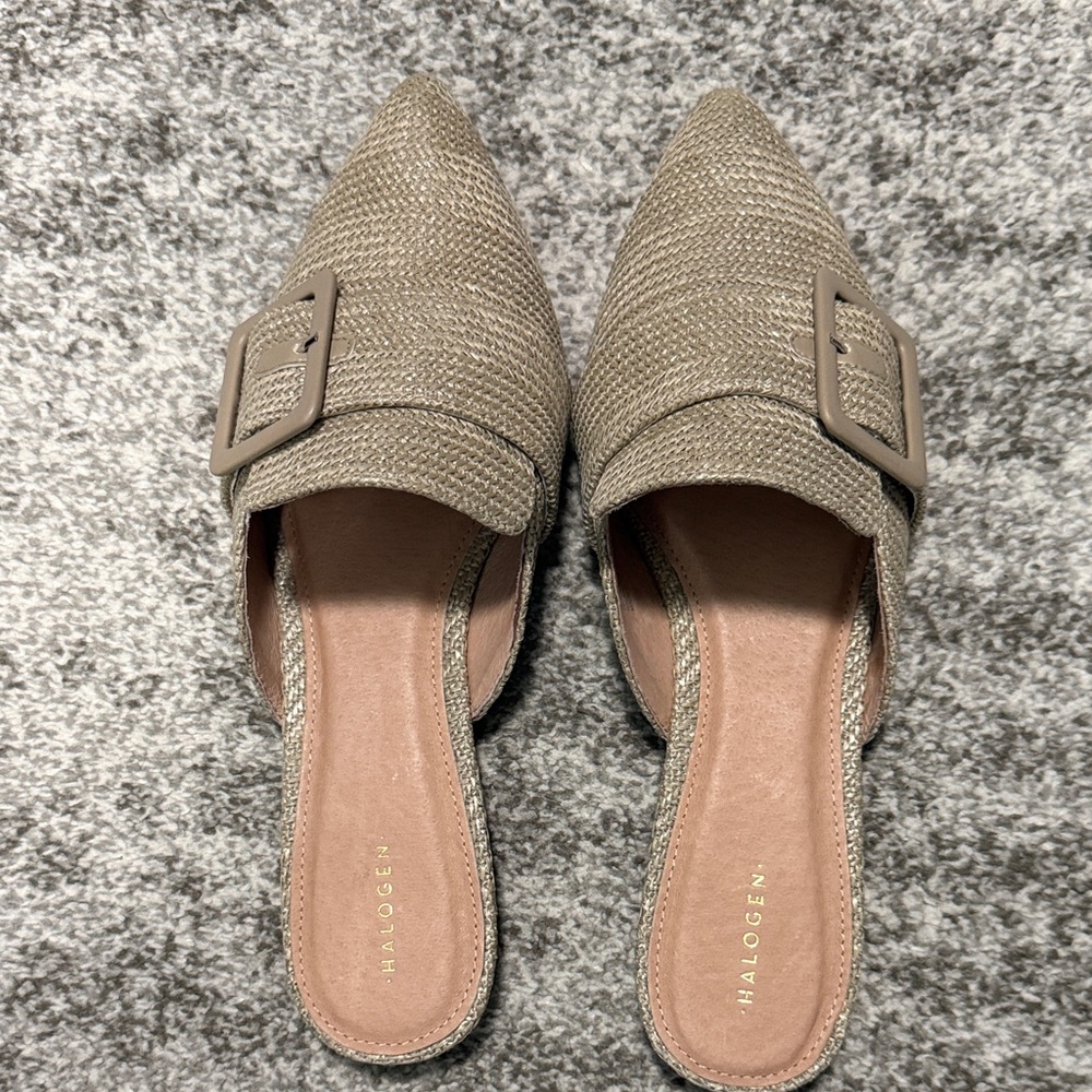 New Halogen Raffia Textured Beige Flat Mules w/side Buckle 9.5m- in original box